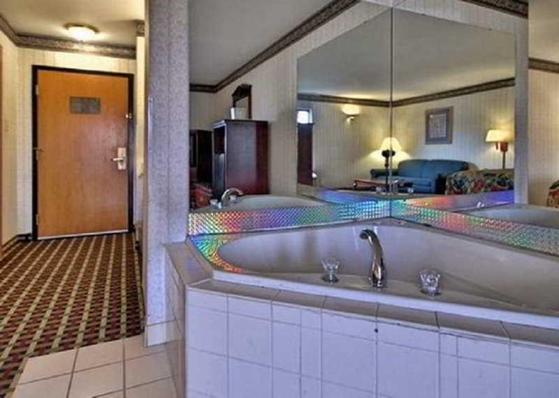 Econo Lodge Near Fort Gregg-Adams I-295 Хоупуел Екстериор снимка