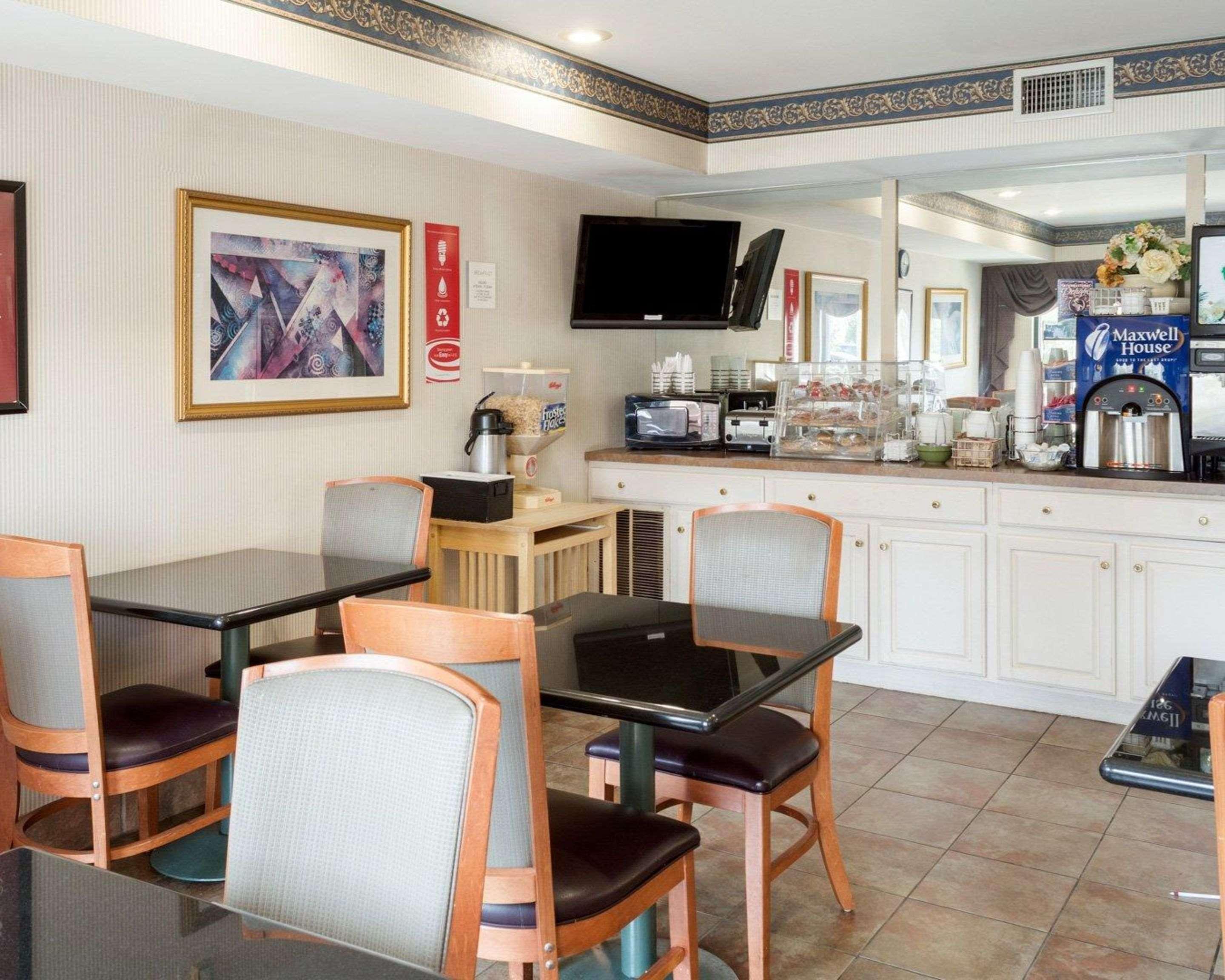 Econo Lodge Near Fort Gregg-Adams I-295 Хоупуел Екстериор снимка